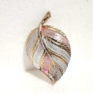 VTG Park Lane Beech Leaf Brooch pink & white enamel on gold tone base